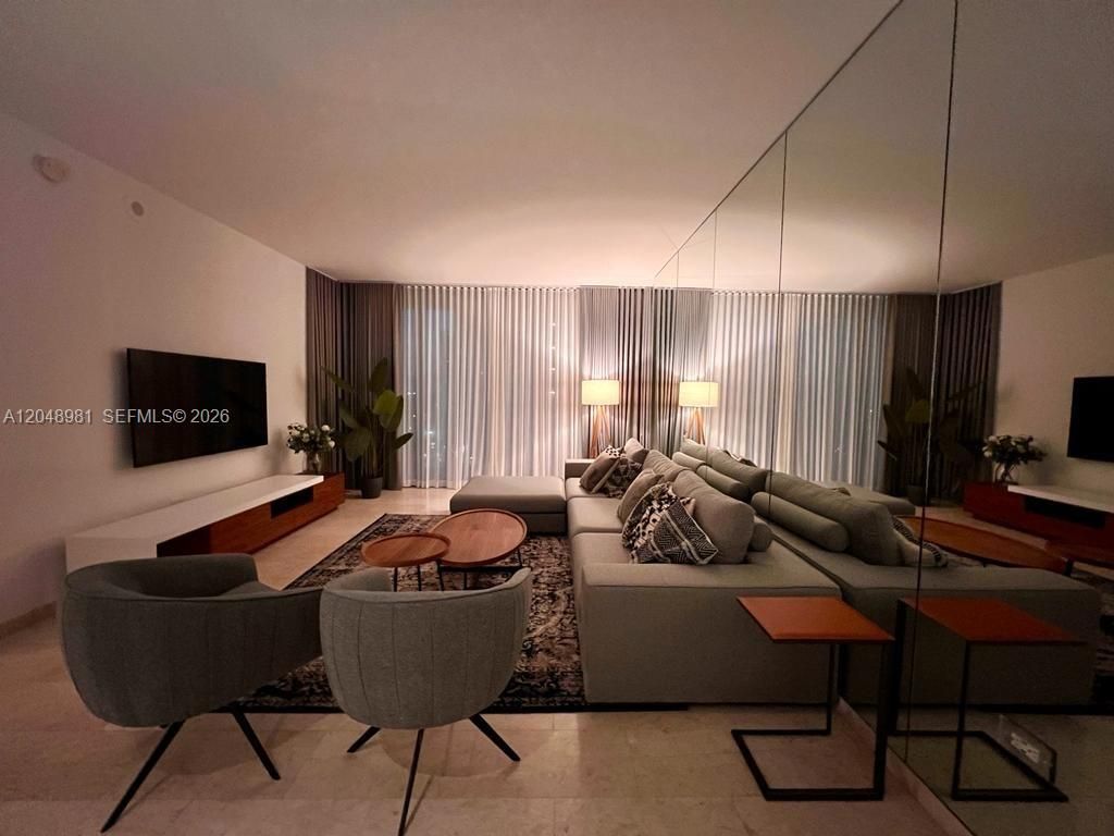 88 SW 7th St , Unit 808, Miami, FL 33130 Photo