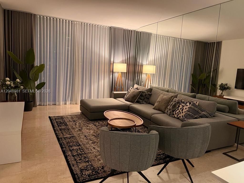 88 SW 7th St , Unit 808, Miami, FL 33130 Photo