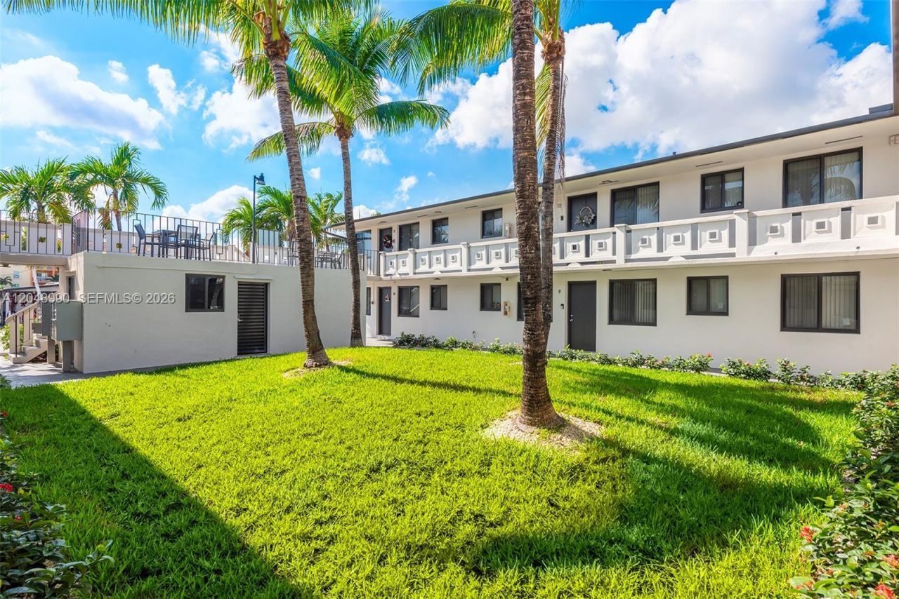 1345 W 28th St, Unit 4, Hialeah, FL 33010 Photo