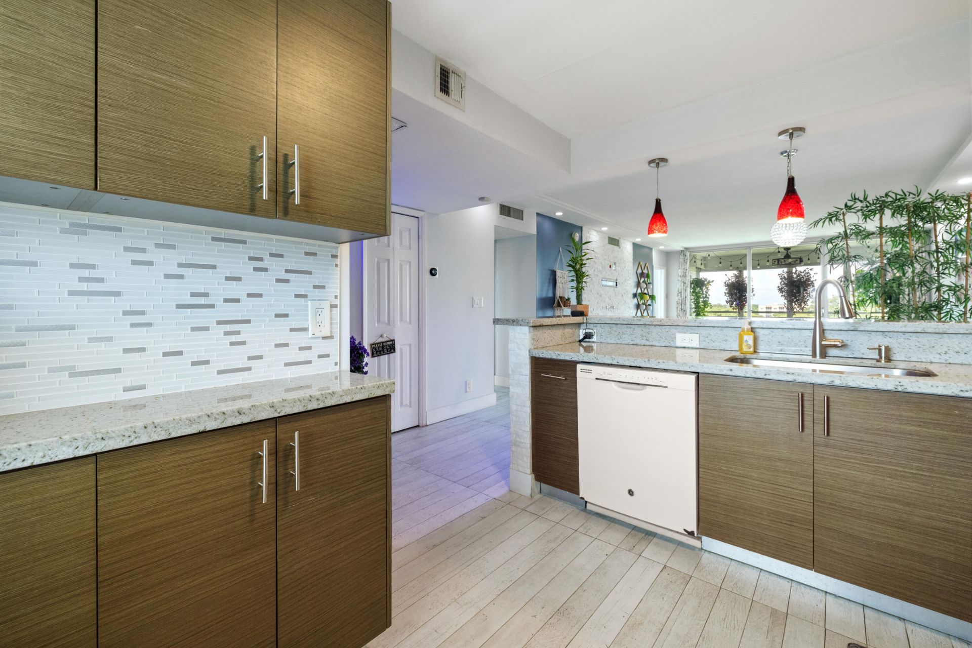 575 Oaks Lane, Unit 708, Pompano Beach, FL 33069 Photo