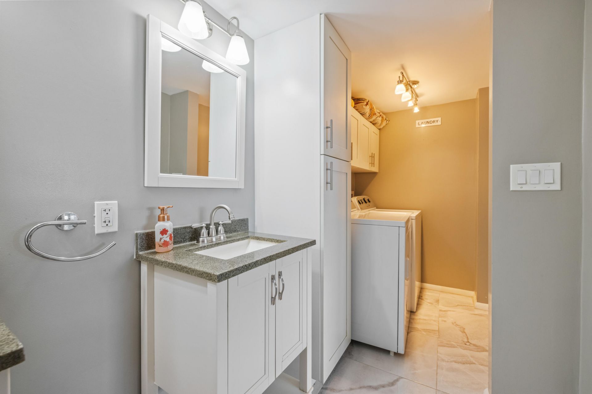 575 Oaks Lane, Unit 708, Pompano Beach, FL 33069 Photo