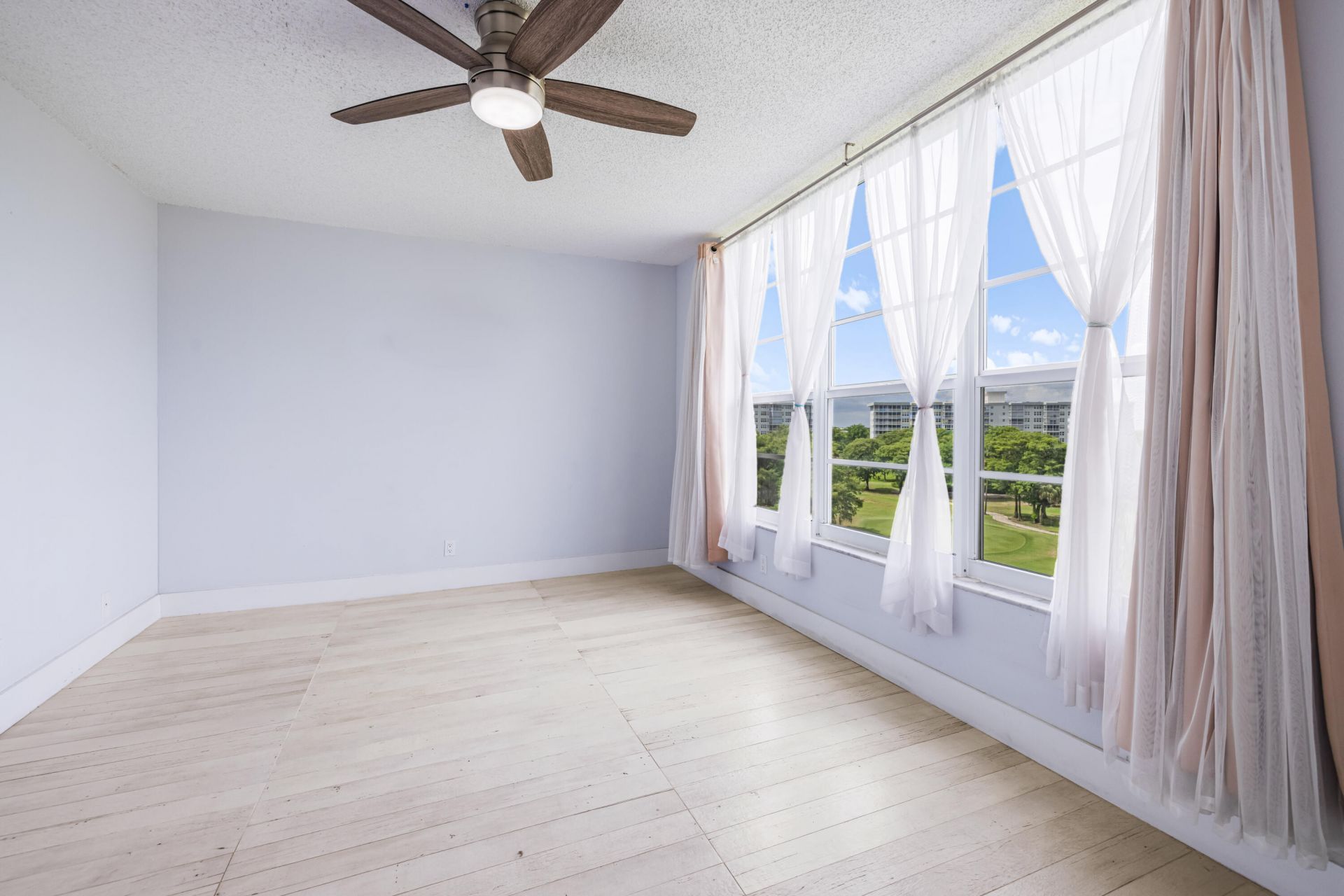 575 Oaks Lane, Unit 708, Pompano Beach, FL 33069 Photo