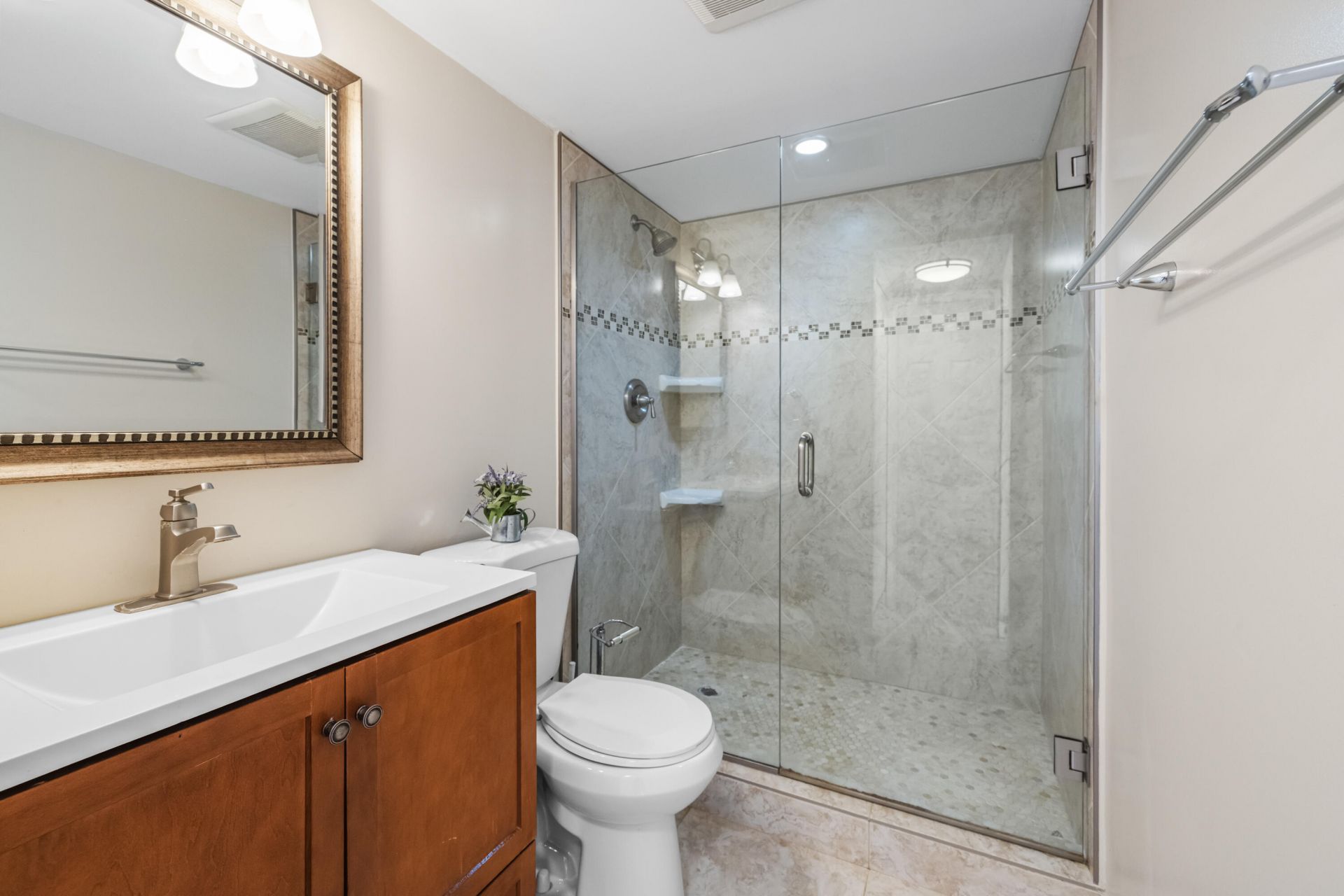 575 Oaks Lane, Unit 708, Pompano Beach, FL 33069 Photo