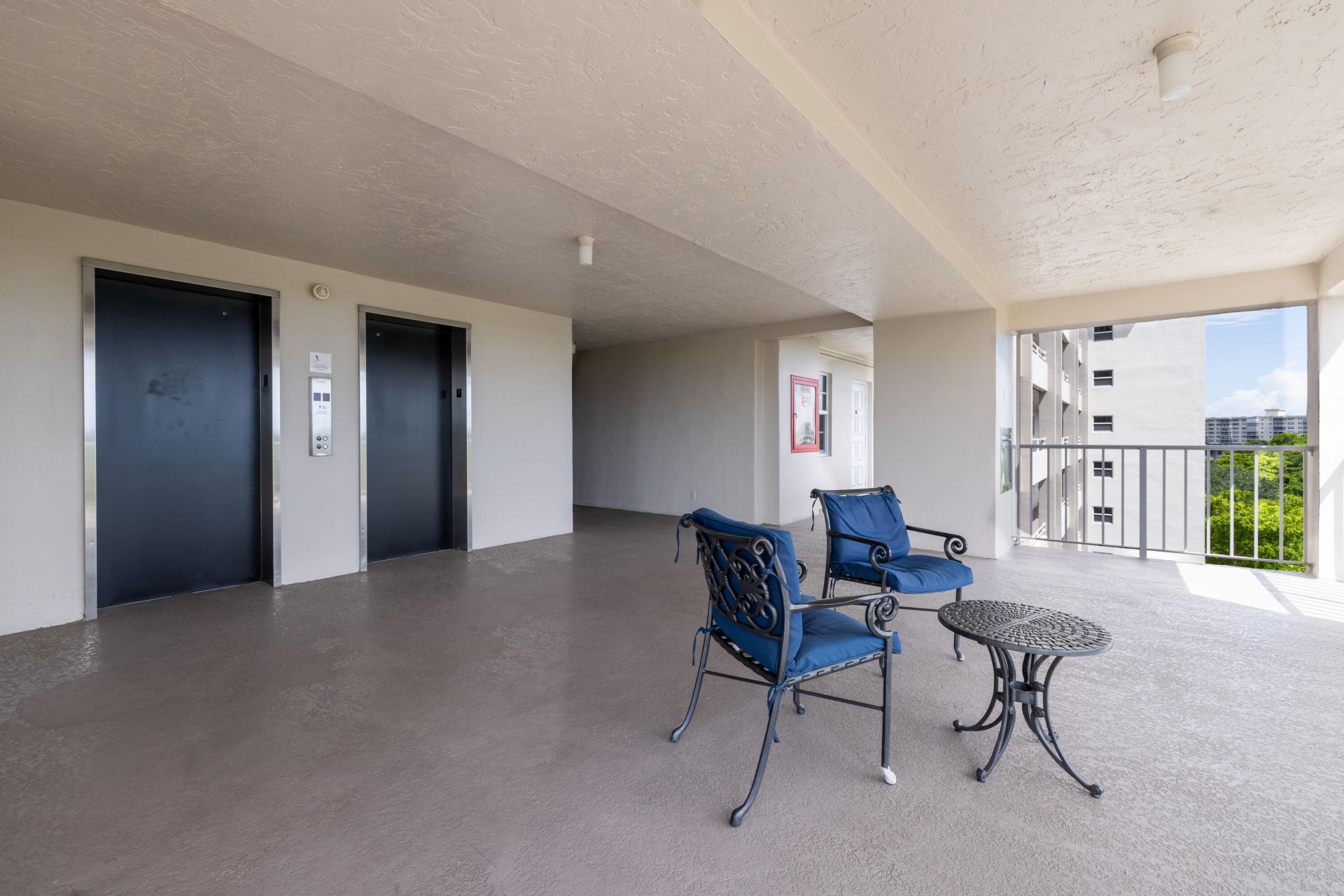 575 Oaks Lane, Unit 708, Pompano Beach, FL 33069 Photo