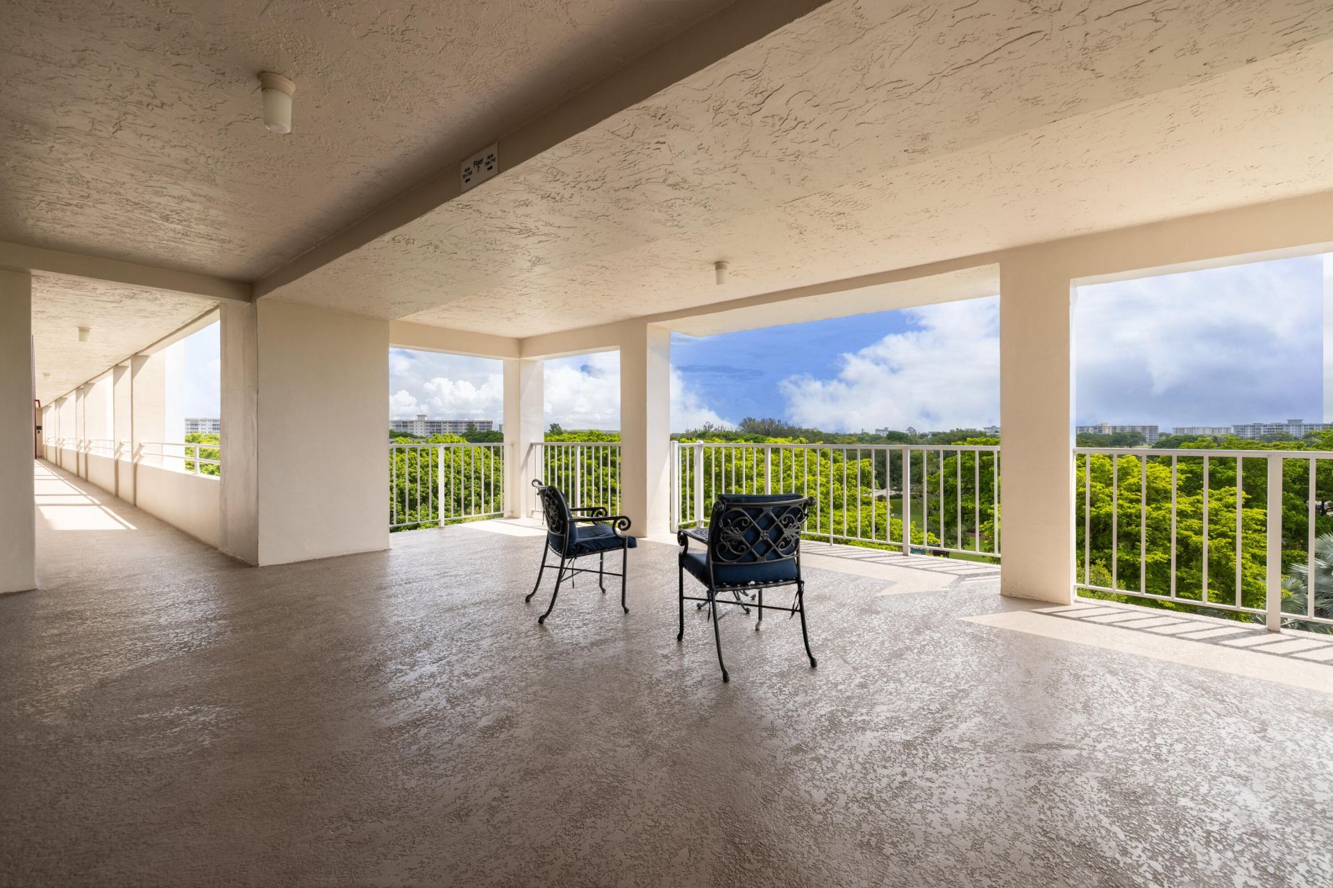 575 Oaks Lane, Unit 708, Pompano Beach, FL 33069 Photo
