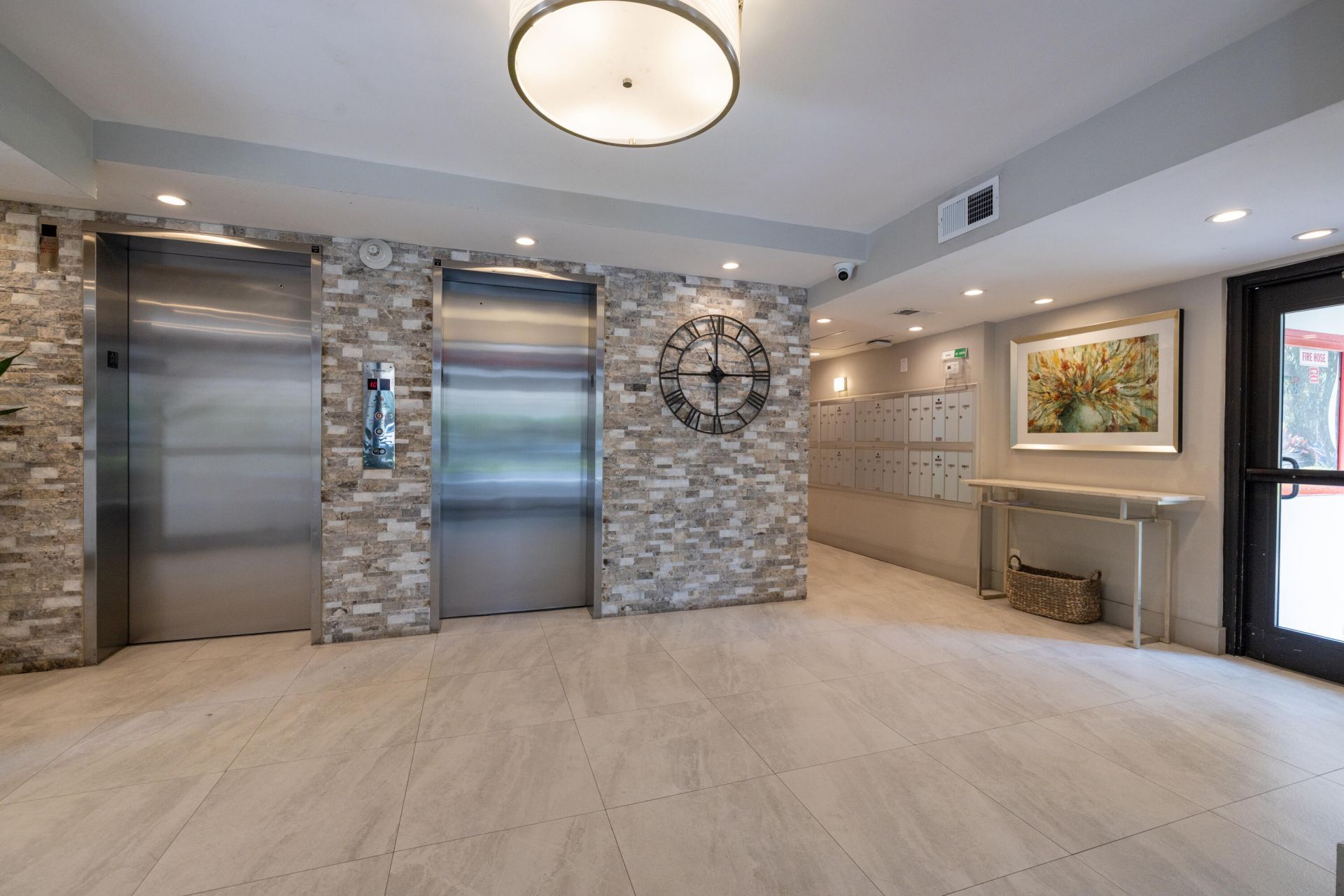 575 Oaks Lane, Unit 708, Pompano Beach, FL 33069 Photo
