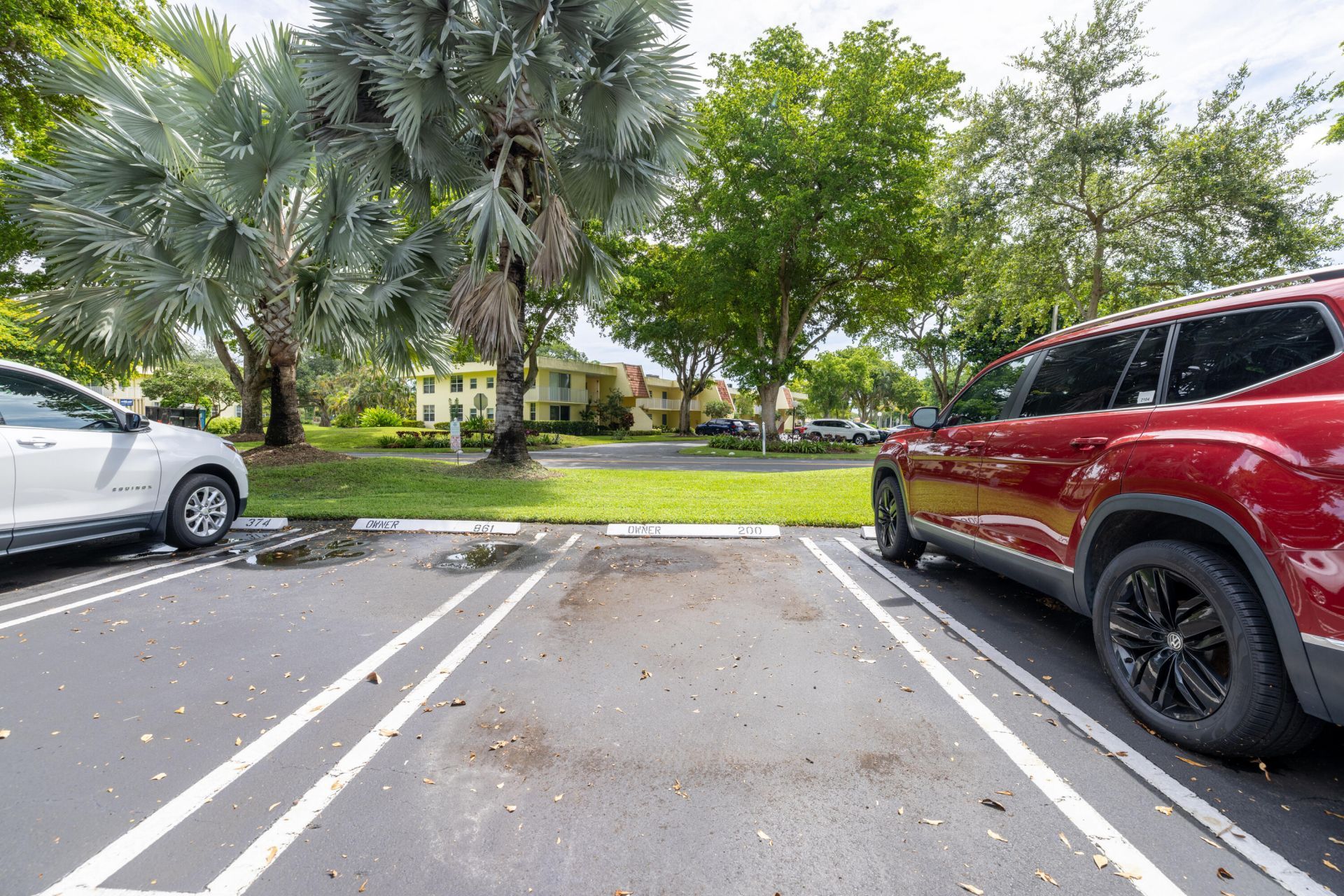 575 Oaks Lane, Unit 708, Pompano Beach, FL 33069 Photo