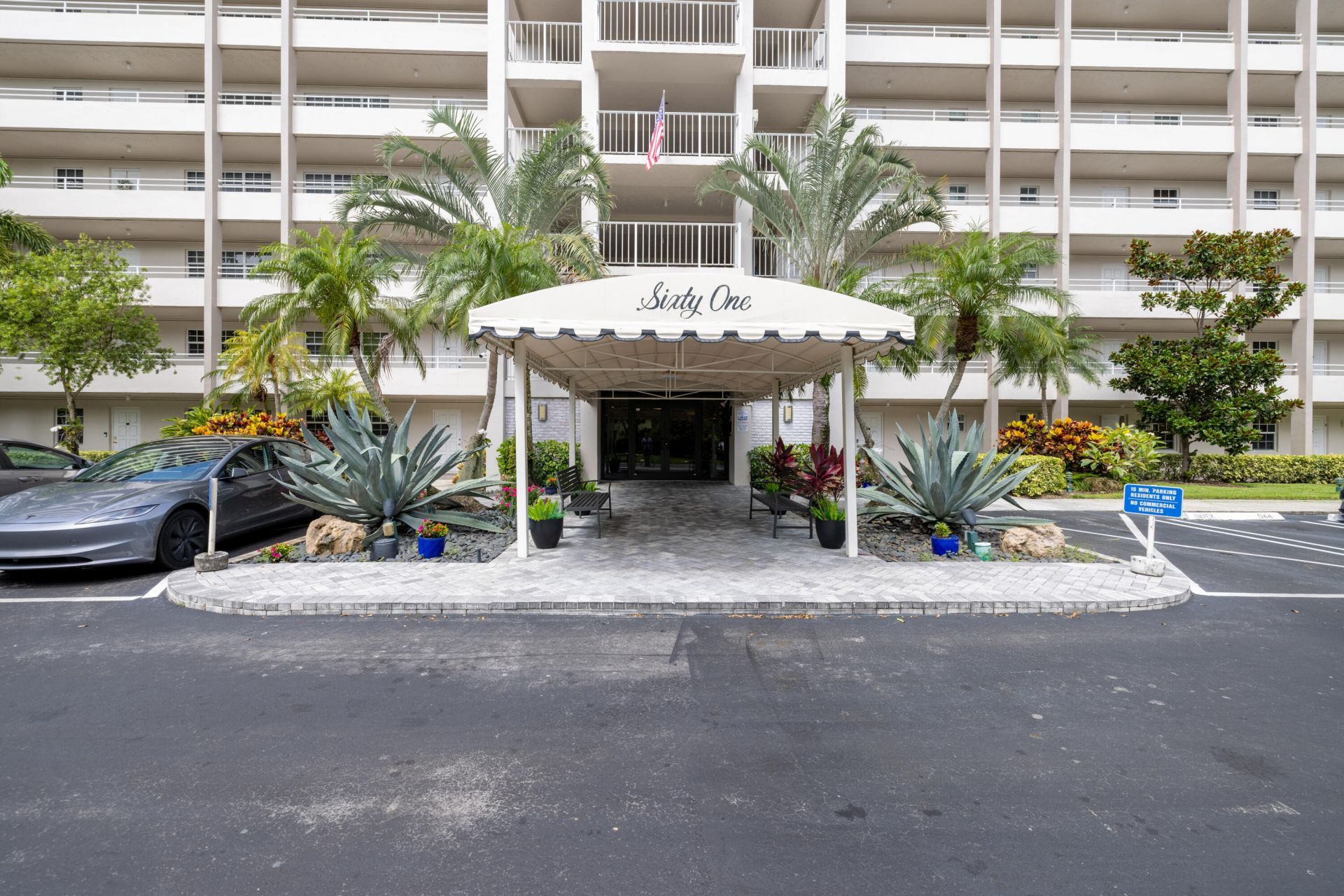 575 Oaks Lane, Unit 708, Pompano Beach, FL 33069 Photo