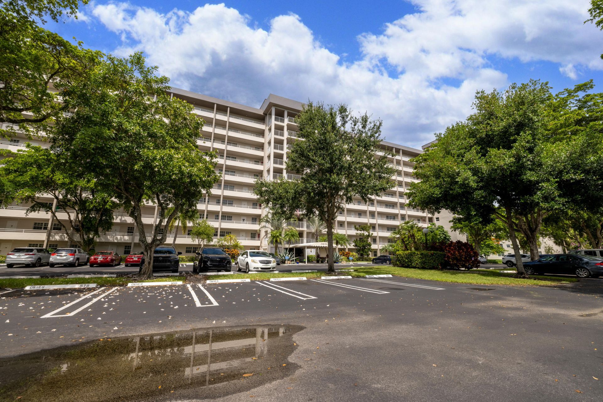 575 Oaks Lane, Unit 708, Pompano Beach, FL 33069 Photo
