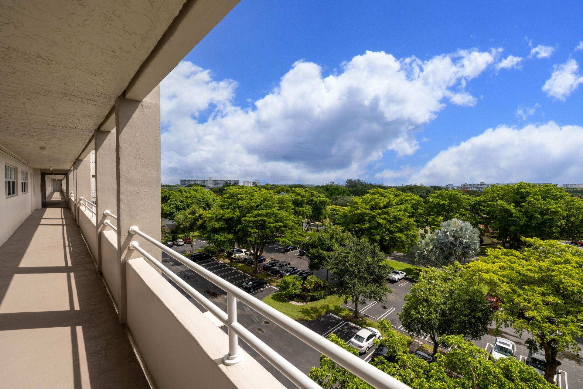 575 Oaks Lane, Unit 708, Pompano Beach, FL 33069 Photo