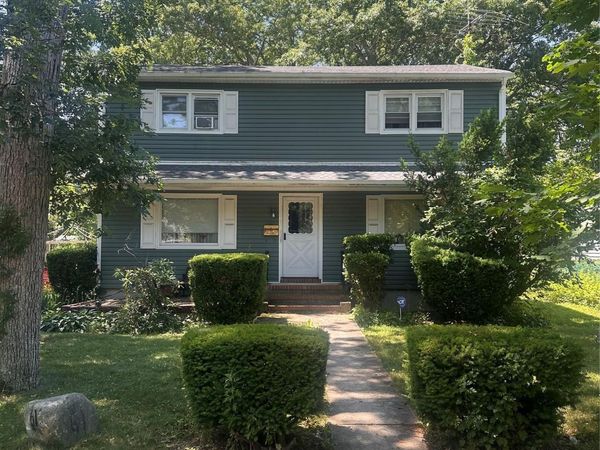 61 11th Avenue , Huntington, NY 11746