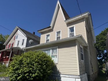 1042 BIRKBECK STREET, FREELAND, PA 18224