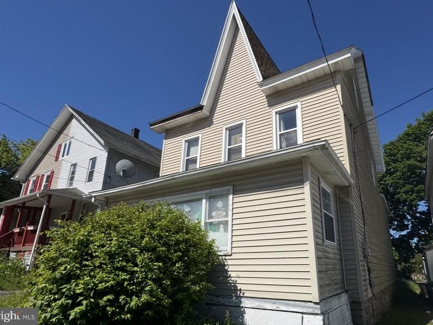 1042 Birkbeck Street, Freeland, PA 18224 Main Photo