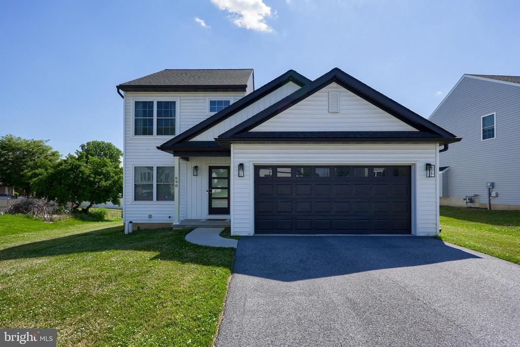 690 N FIELD DRIVE , LANCASTER, PA 17603