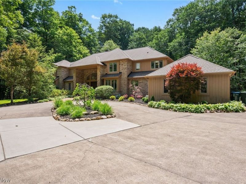 80 Easton Lane, Moreland Hills, OH 44022 Photo 2