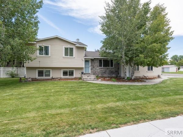 202 W 3rd S, SUGAR CITY, ID 83448