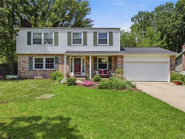 6 Chestnut Hill Lane, Buffalo, NY 14221