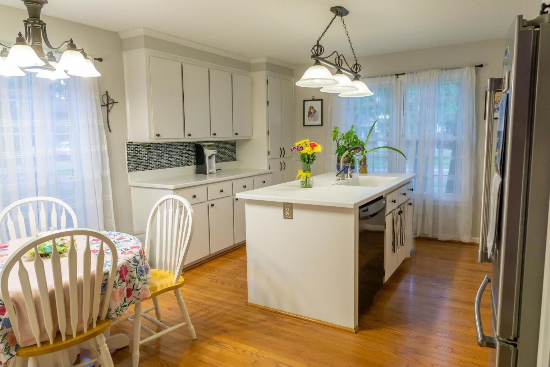 114 Queensbury Circle Photo 10