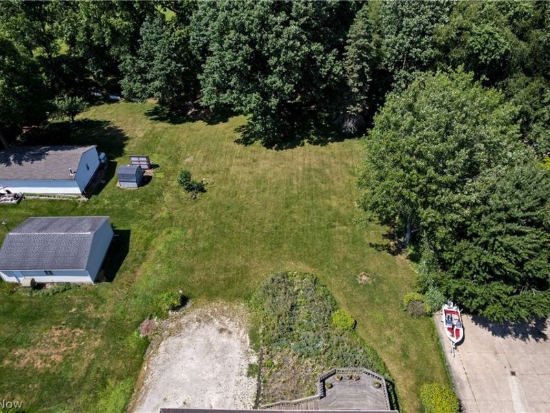 1229 Scenicrest Street NW, Uniontown, OH 44685 Photo 22