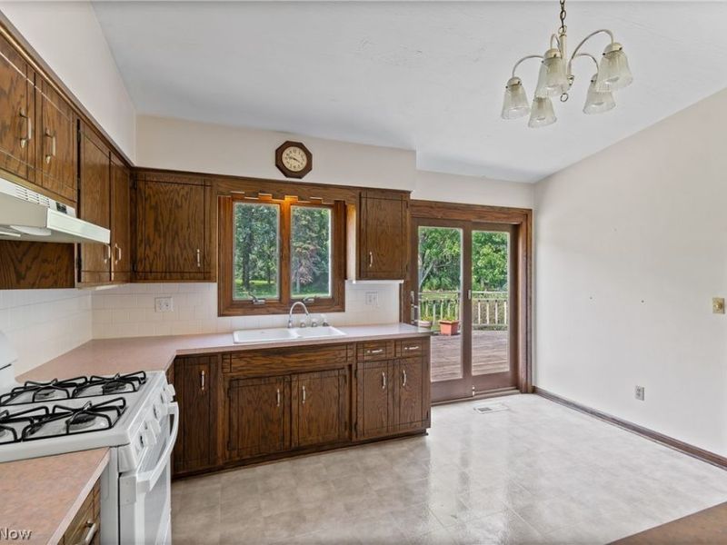1229 Scenicrest Street NW, Uniontown, OH 44685 Photo 9