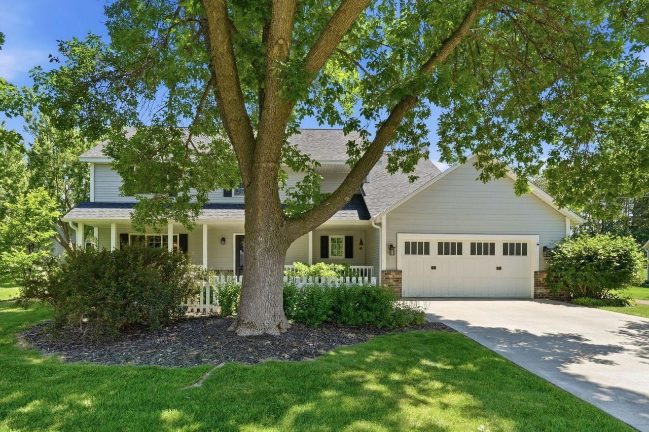 3730 Urbandale Lane N, Plymouth, MN 55446 Main Photo