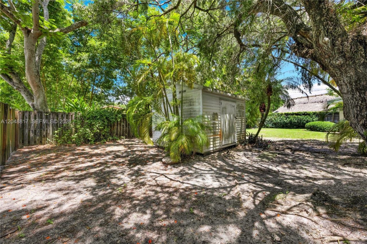 6325 SW 84th St , Miami, FL 33143 Photo