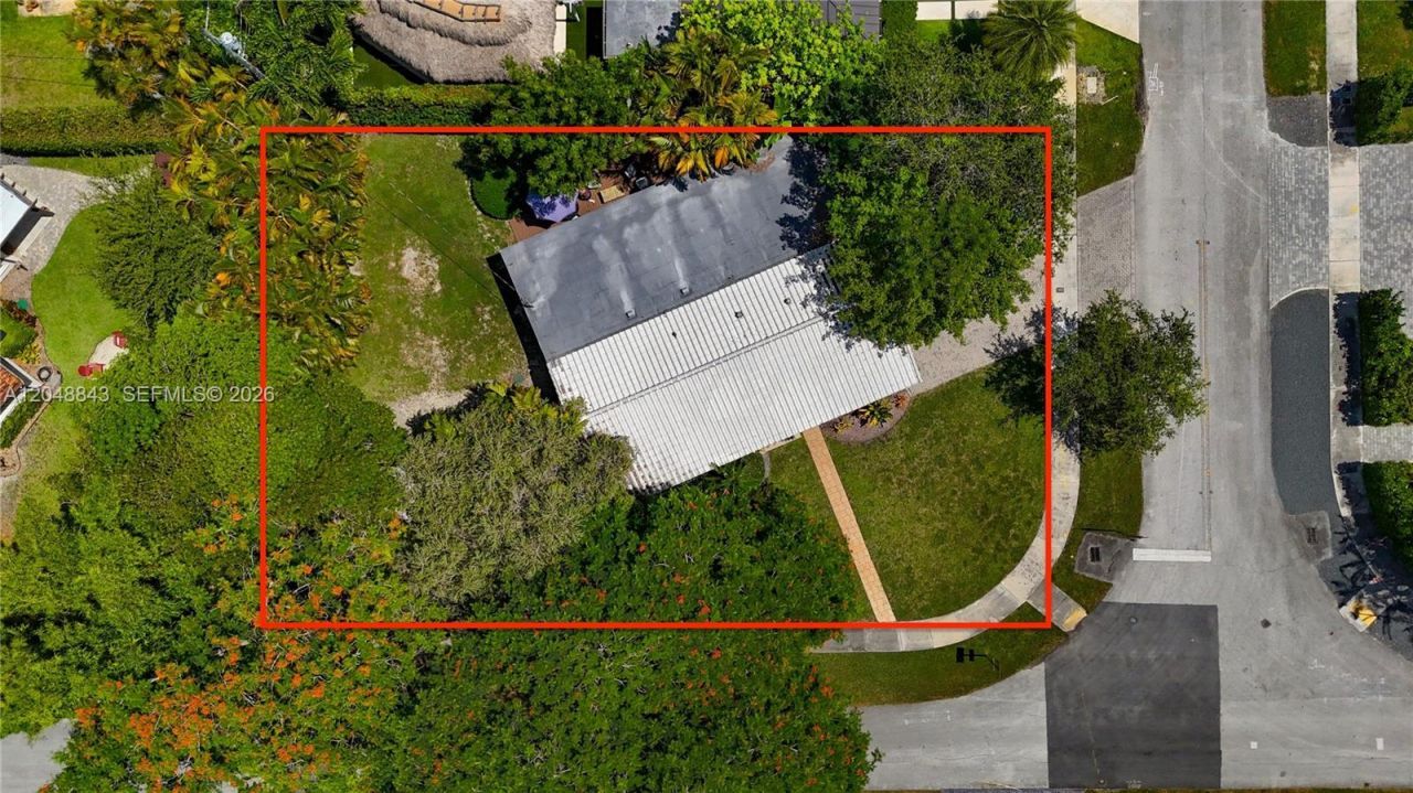 6325 SW 84th St , Miami, FL 33143 Photo