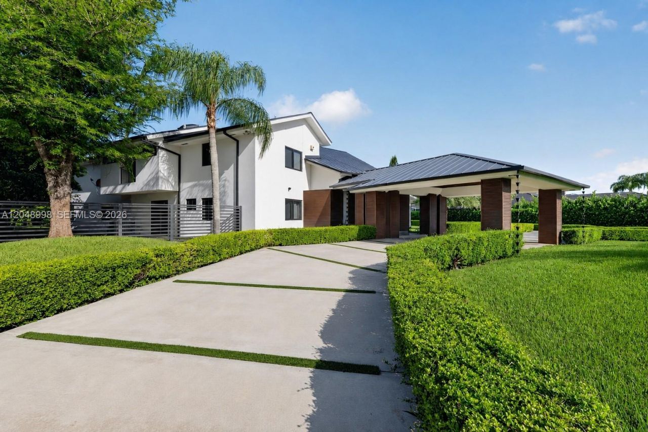 10506 SW 89 Place , Miami, FL 33176 Photo