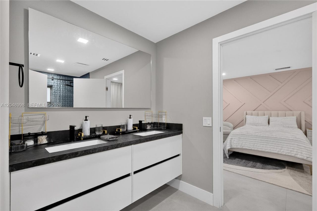 10506 SW 89 Place , Miami, FL 33176 Photo