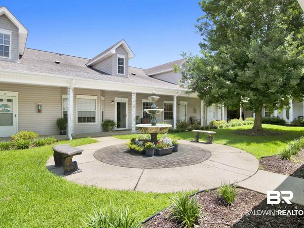 102 Courthouse Drive, Unit 4, Fairhope, AL 36532