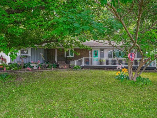 1749 1200TH Avenue, Lincoln, IL 62656