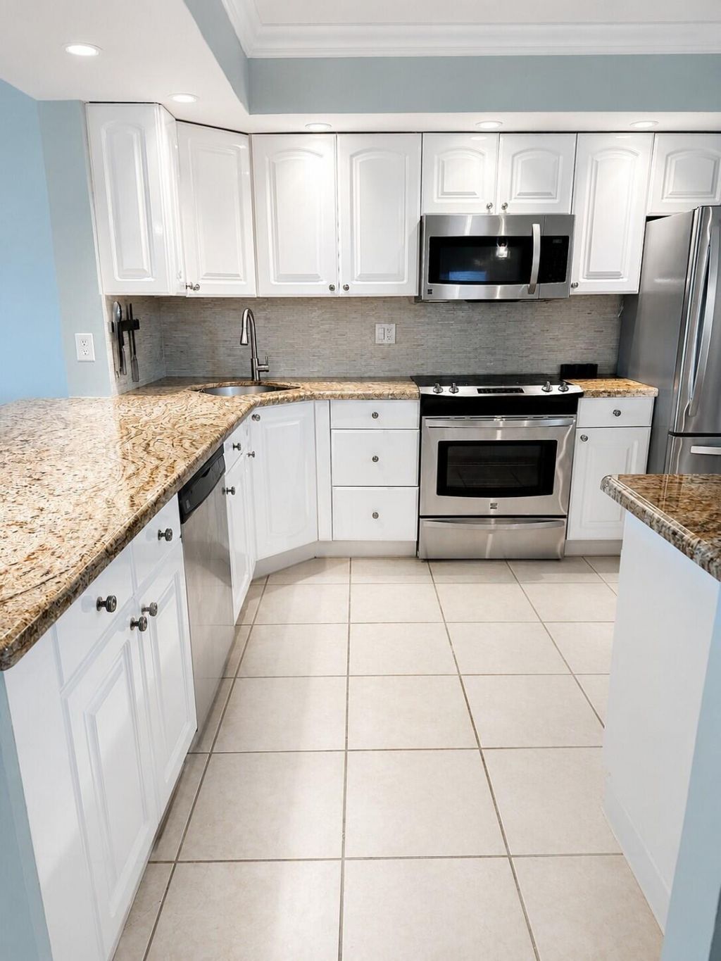 3111 NE 51st Street, Unit 301c, Fort Lauderdale, FL 33308 Photo