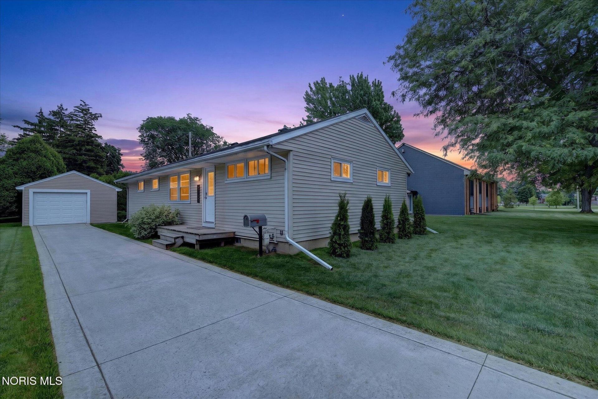 1032 Leith Street, Maumee, OH 43537 Main Photo