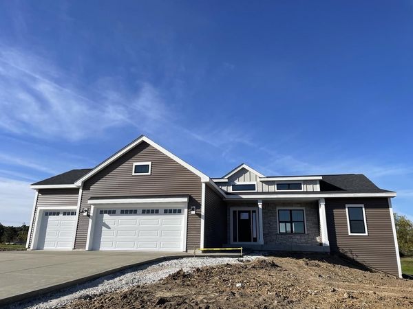 W261N6831 Prairie Haven COURT, Lisbon, WI 53089
