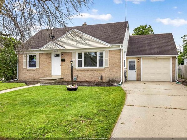 1029 LANGLADE AVENUE, Green Bay, WI 54304