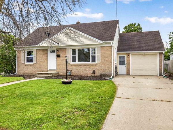 1029 LANGLADE AVENUE, Green Bay, WI 54304