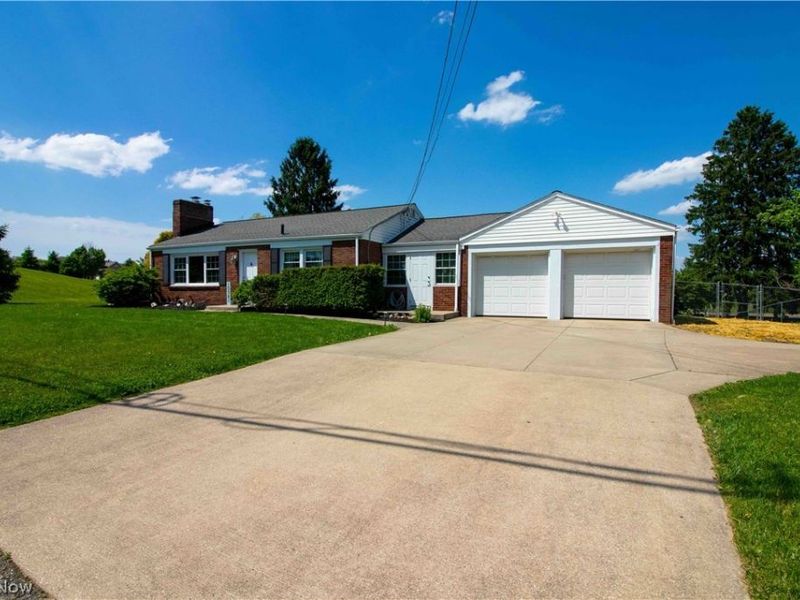 10381 Portage Street NW, Canal Fulton, OH 44614 Photo 2