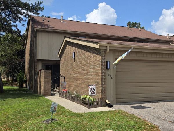 5256 Wright Way E, West Bloomfield, MI 48322