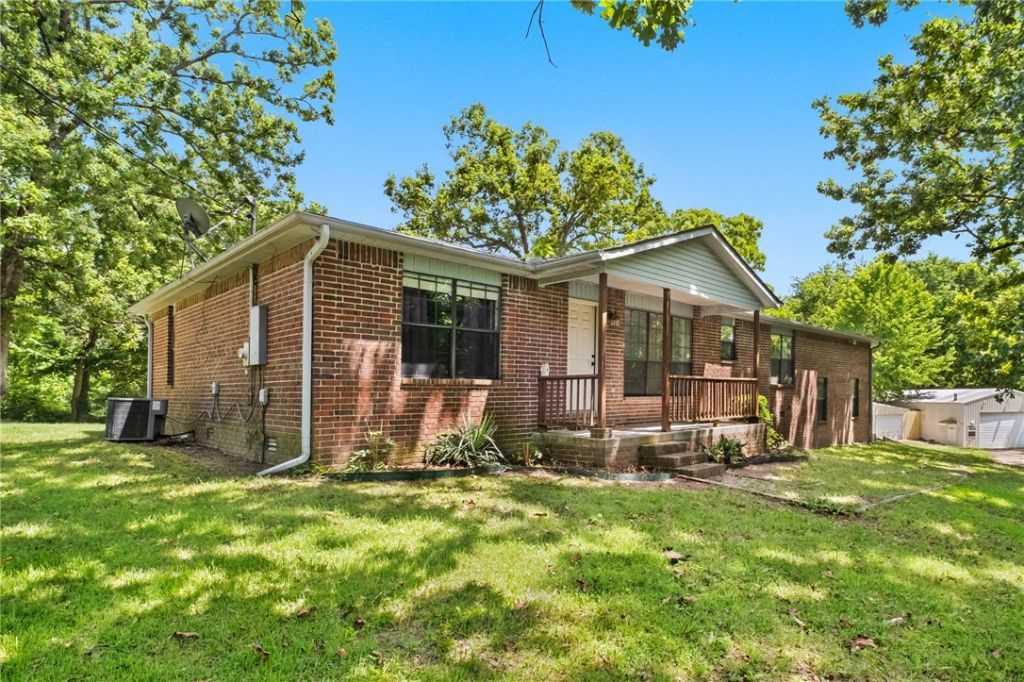 12526 Avoca Hollow Road, Garfield, AR 72732 Main Photo