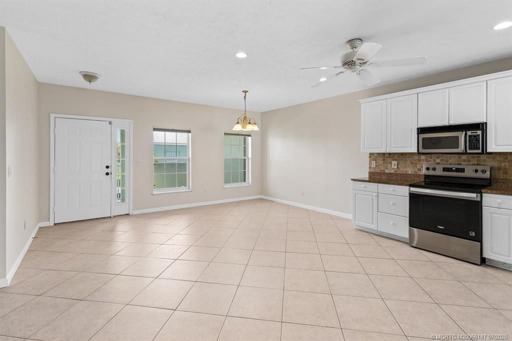2127 SE Wild Meadow Circle, Port Saint Lucie, FL 34952 Photo