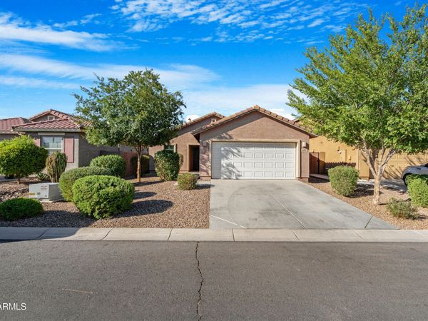 800 W LOWELL Drive, San Tan Valley, AZ 85140