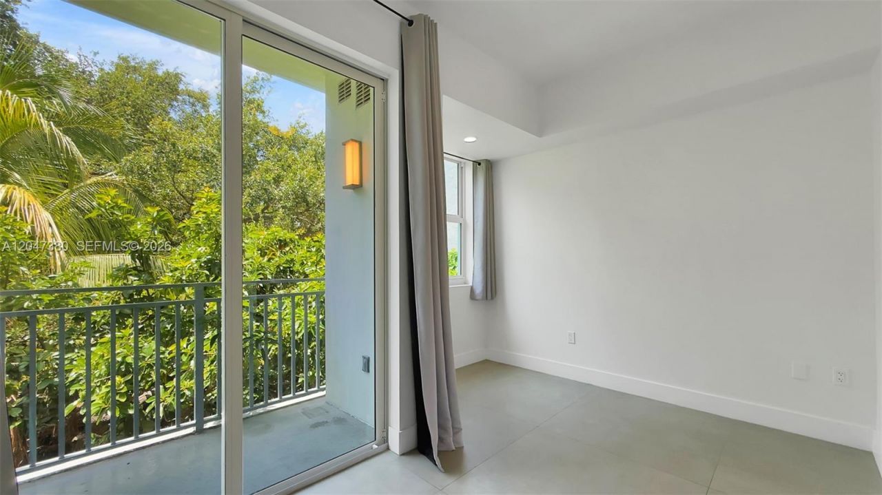 1536 NW 15th Ave , Unit 302, Miami, FL 33125 Photo