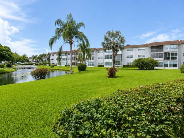 4700 NW 35th St , Unit 411, Lauderdale Lakes, FL 33319