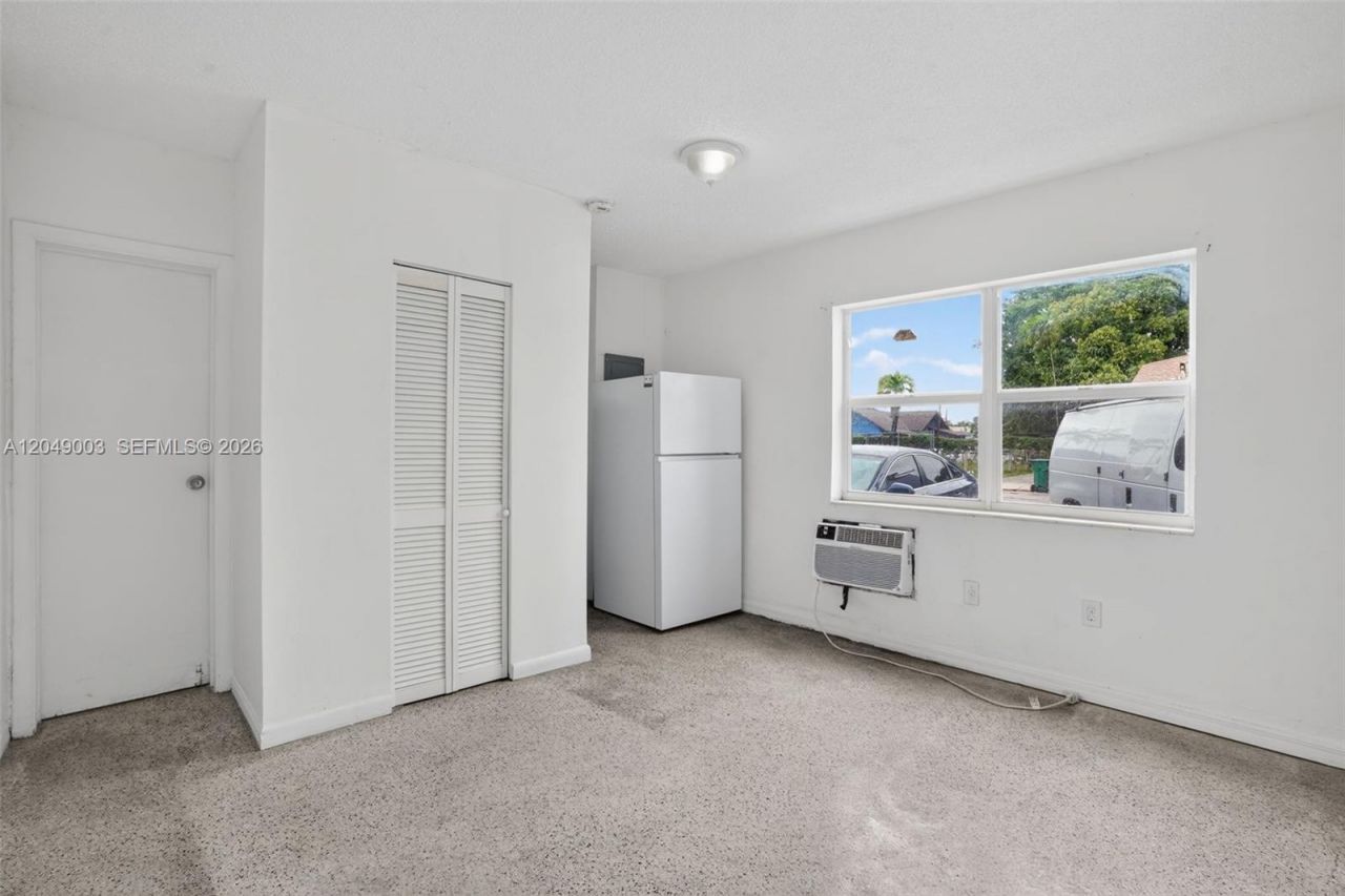 2170 NW Flagler Ter , Miami, FL 33125 Photo