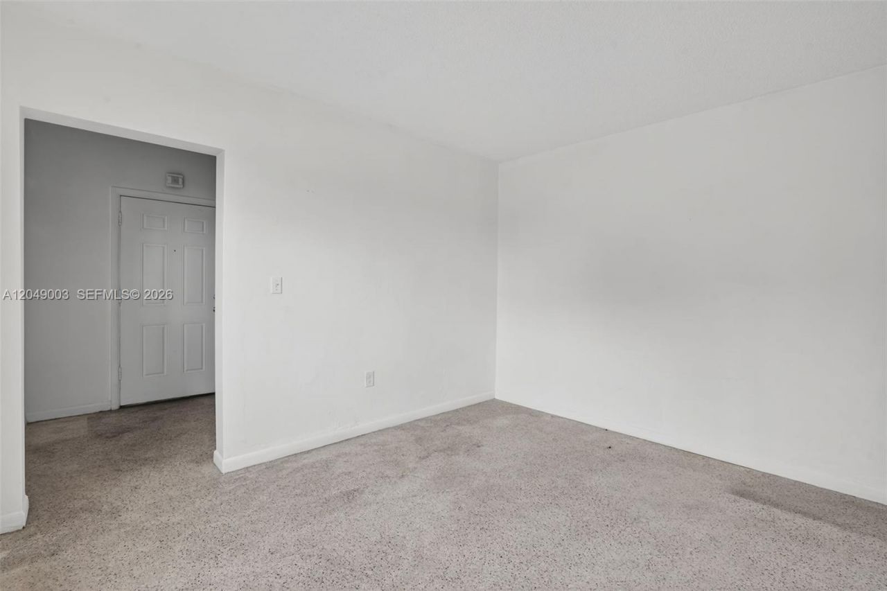 2170 NW Flagler Ter , Miami, FL 33125 Photo