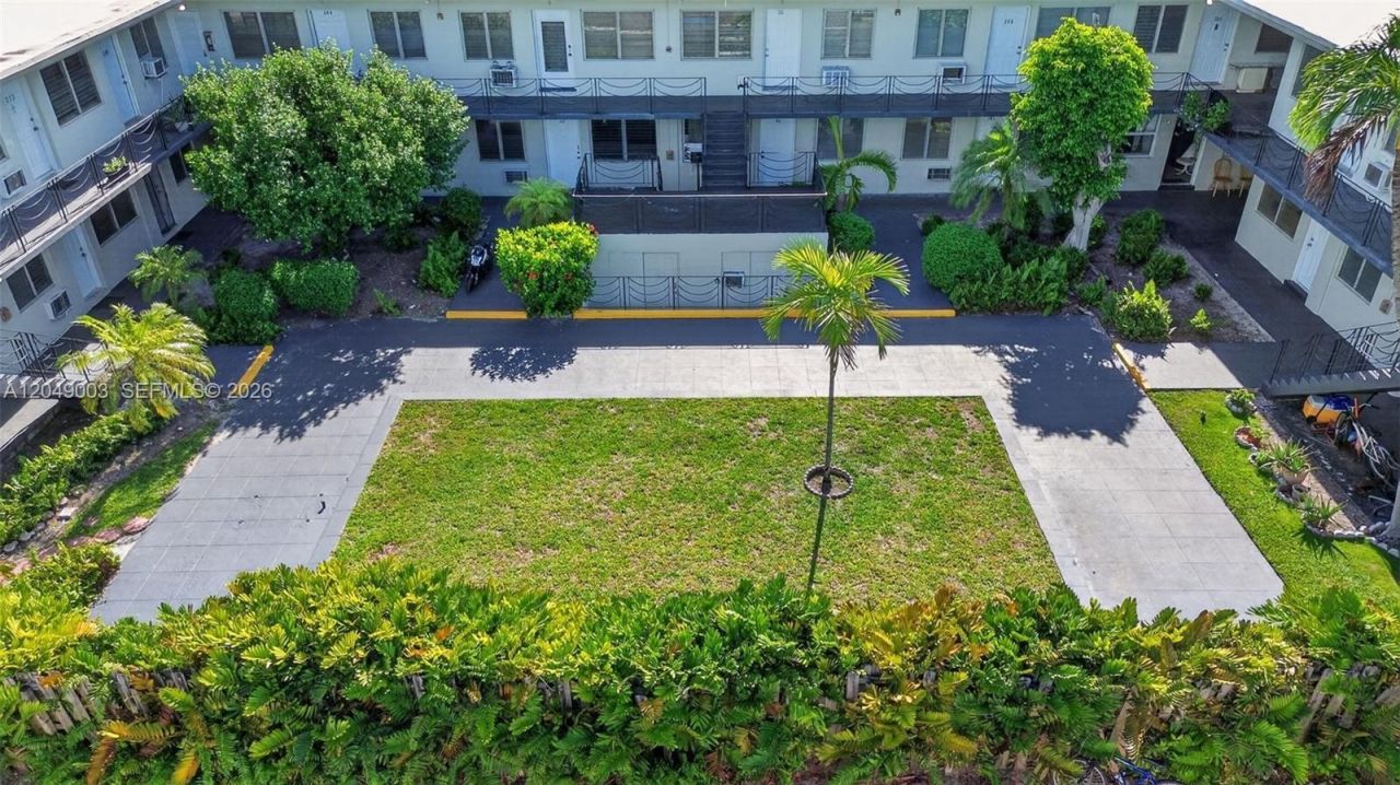 2170 NW Flagler Ter , Miami, FL 33125 Photo