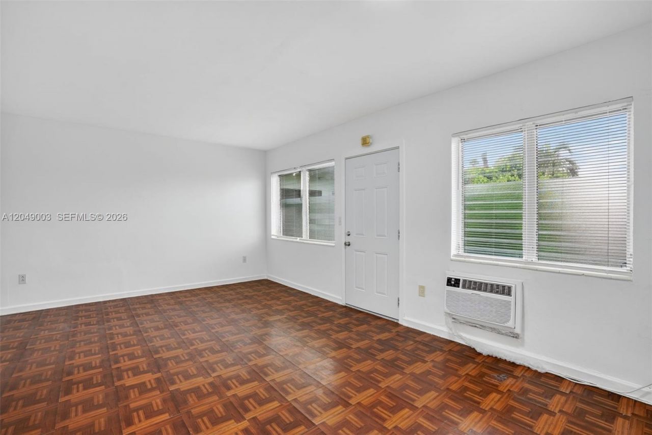 2170 NW Flagler Ter , Miami, FL 33125 Photo