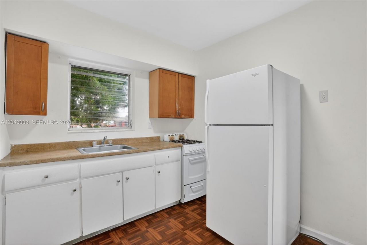 2170 NW Flagler Ter , Miami, FL 33125 Photo