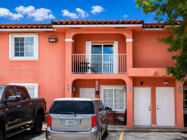 5800 W 18th Ln , Hialeah, FL 33012