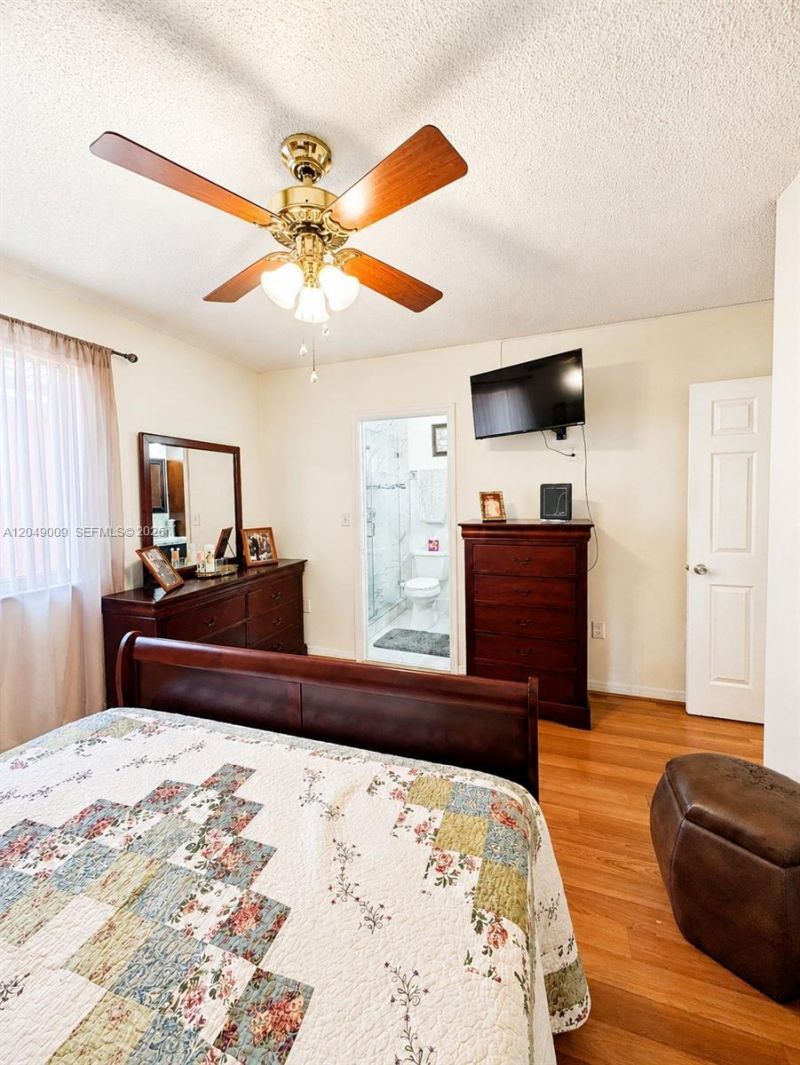 5800 W 18th Ln, Hialeah, FL 33012 Photo